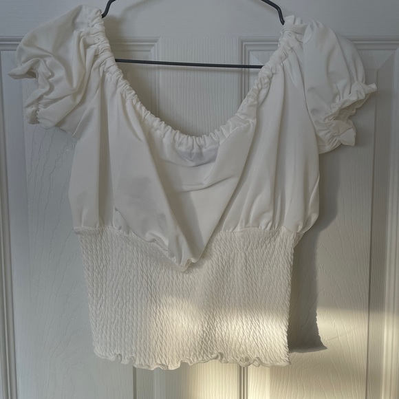 White blouse - Picture 2 of 2